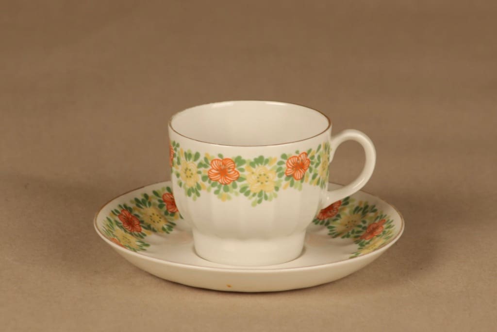 Arabia Muisto kahvikuppi ja lautaset(2), keltainen, oranssi, suunnittelija tuntematon, kukka, retro kuva 2