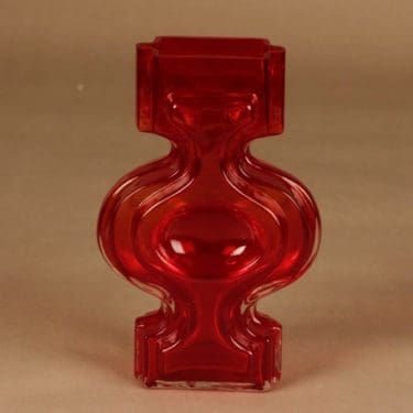 Riihimäen lasi Emma maljakko, punainen, suunnittelija Helena Tynell,