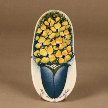 Arabia HLS seinälaatta, Aurinkoinen, suunnittelija Heljä Liukko-Sundström, Aurinkoinen, kukka, serikuva