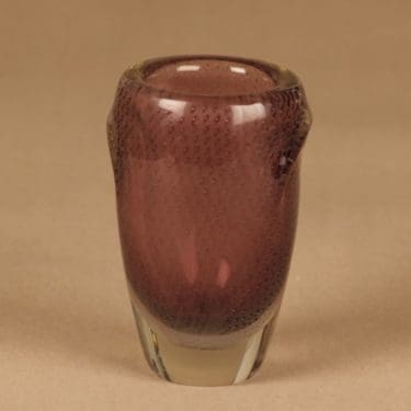 Kumela maljakko, lila, suunnittelija Armando Jacobino,