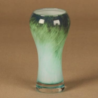 Nuutajärvi Pastoraali maljakko, vihertävä, suunnittelija Inkeri Toikka,