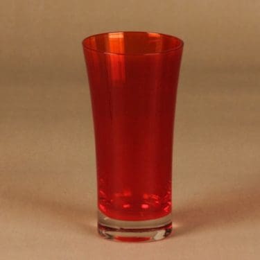 Riihimäen lasi 1368 maljakko, punainen, suunnittelija Tamara Aladin,