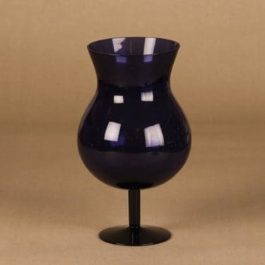 Nuutajärvi 3403 jättiläisaromilasi, lila, suunnittelija Saara Hopea,