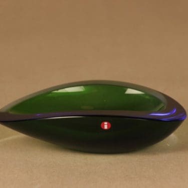 Nuutajärvi Pisara taide-esine, signeerattu, suunnittelija Kerttu Nurminen, signeerattu, signeerattu, tilaustyö