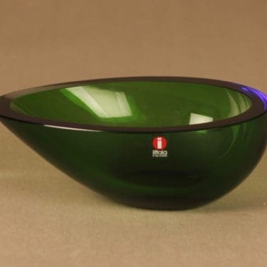 Nuutajärvi Pisara taide-esine, signeerattu, suunnittelija Kerttu Nurminen, signeerattu, signeerattu