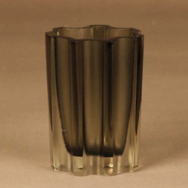 Iittala 3502 maljakko, vihreä, kirkas, suunnittelija Tapio Wirkkala,