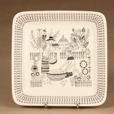 Arabia Emilia bowl designer Raija Uosikkinen