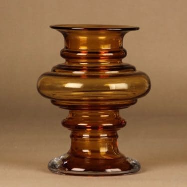 Riihimäen lasi Tornado maljakko, amber, suunnittelija Tamara Aladin,