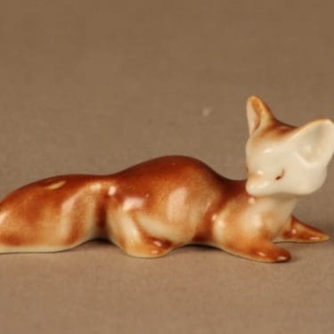 Arabia figuuri, Kettu, suunnittelija Raili Eerola, Kettu