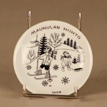 Arabia Harraste decorative plate designer Raija Uosikkinen