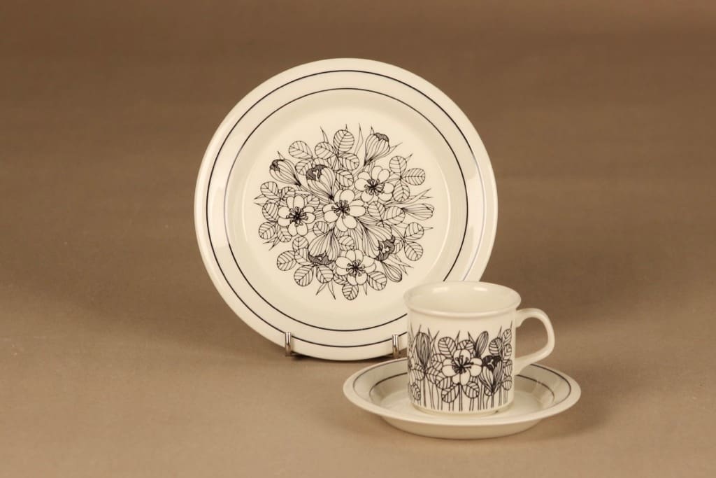 Arabia Krokus mocca cup and plates(2) designer Esteri Tomula