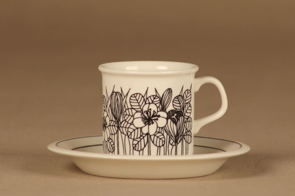Arabia Krokus mocca cup and plates(2) designer Esteri Tomula 2