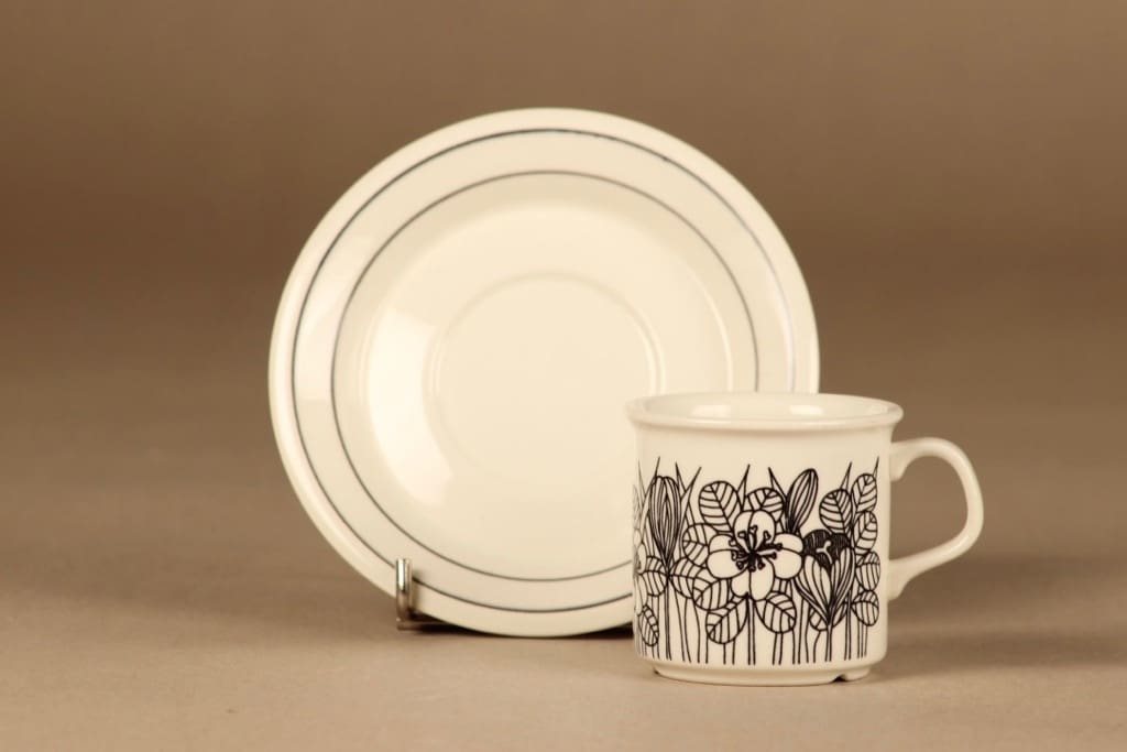 Arabia Krokus mocca cup and plates(2) designer Esteri Tomula 3