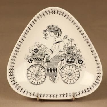 Arabia Emilia bowl designer Raija Uosikkinen