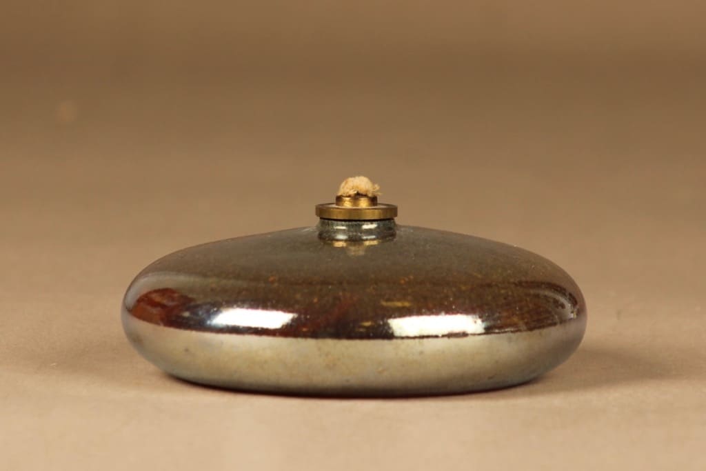 Nuutajärvi Vesuvius öljylyhty, signeerattu, suunnittelija Oiva Toikka, signeerattu, Pro Arte