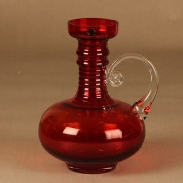 Riihimäen lasi Kleopatra maljakko, punainen, suunnittelija Tamara Aladin,