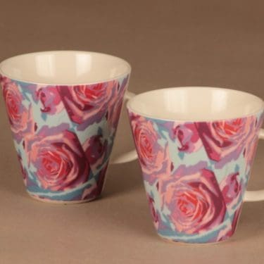 Arabia Roses muki, 35 cl, 2 kpl, suunnittelija Kati Tuominen-Niittylä, Kristina Riska, 35 cl, kukka, ruusu