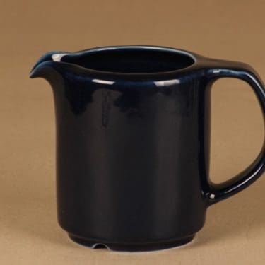 Arabia GB kaadin, 0.7 l, suunnittelija Göran Bäck, 0.7 l, maitokannu