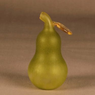 Nuutajärvi Hedelmät lasiveistos, Päärynä, suunnittelija Oiva Toikka, Päärynä, signeerattu