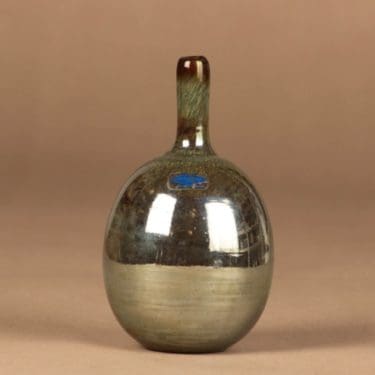 Nuutajärvi Mansikkapaikka koristepullo, signeerattu, suunnittelija Oiva Toikka, signeerattu, signeerattu