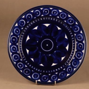 Arabia Valencia lautanen, käsinmaalattu, suunnittelija Ulla Procope, käsinmaalattu, signeerattu