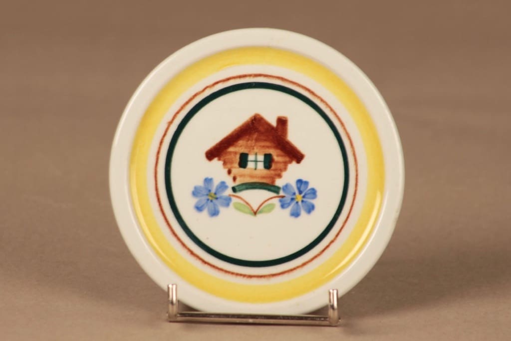 Arabia Pirtti seinälautanen, käsinmaalattu, suunnittelija Svea Granlund, käsinmaalattu