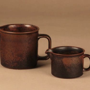 Arabia Ruska kannu ja kermakko, ruskea, 2 kpl, suunnittelija Ulla Procope,