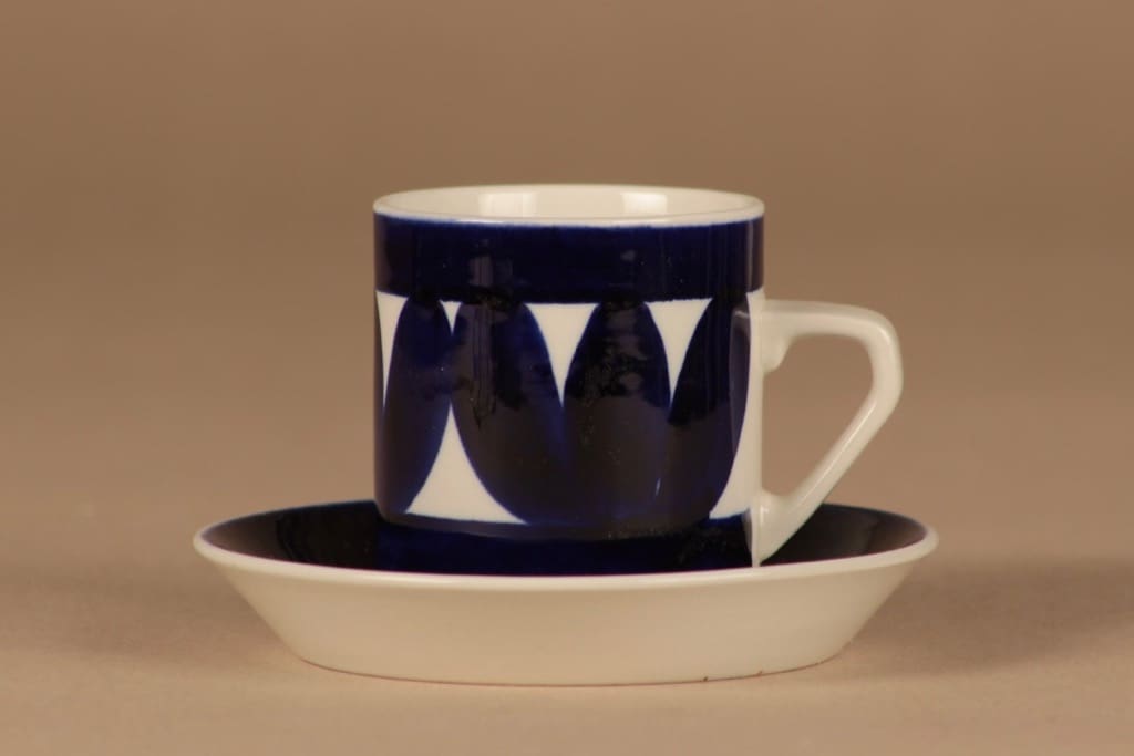 Arabia Sotka coffee cup and plates(2), hand-painted designer Raija Uosikkinen 2