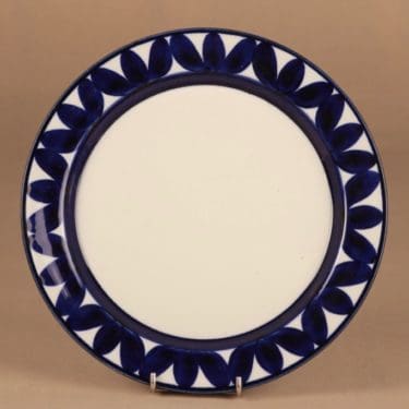 Arabia Sotka serving plate. hand-painted designer Raija Uosikkinen