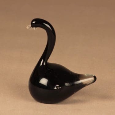 Kumela Joutsen, signeerattu, suunnittelija Armando Jacobino, signeerattu