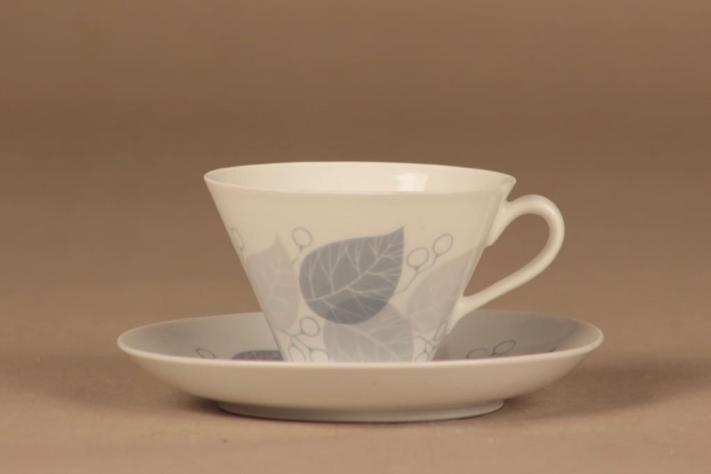 Arabia Lehmus kahvikuppi, suunnittelija Raija Uosikkinen, serikuva, lehti