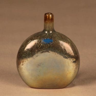 Nuutajärvi Mansikkapaikka koristepullo, signeerattu, suunnittelija Oiva Toikka, signeerattu