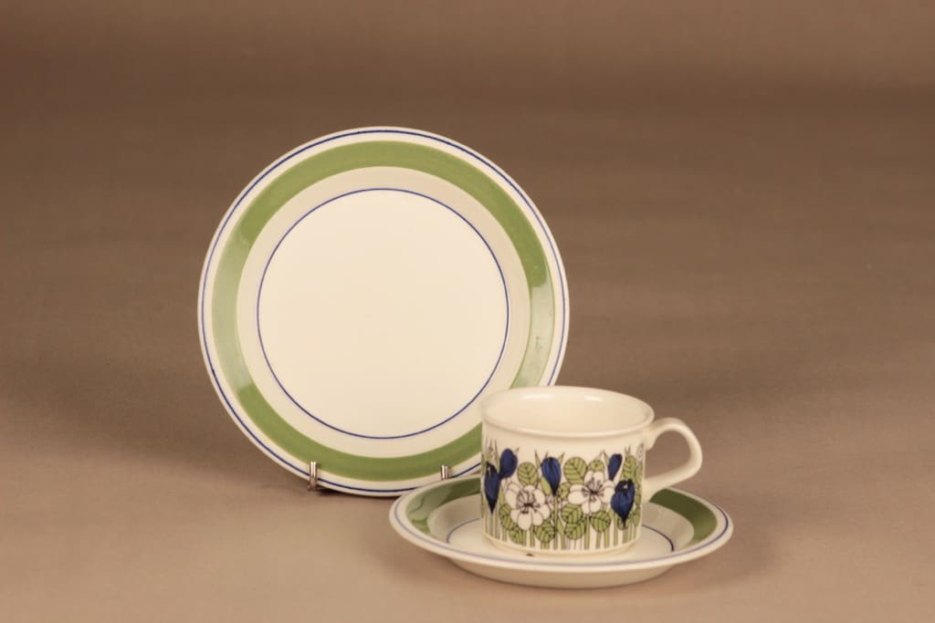Arabia Krokus coffee cup and plates(2) designer Esteri Tomula