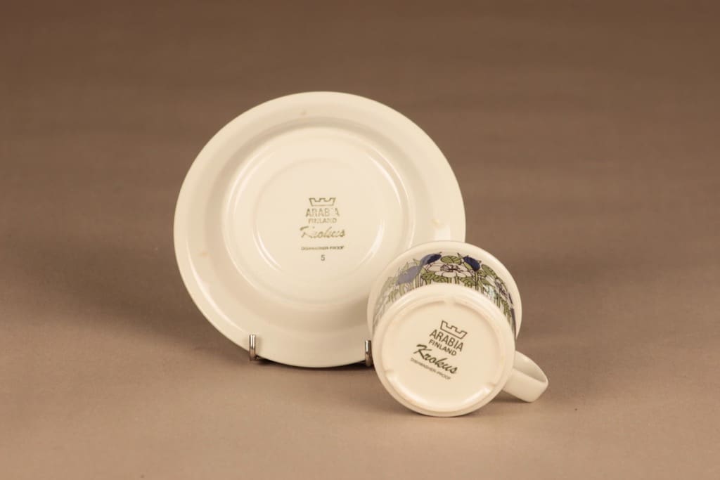 Arabia Krokus coffee cup and plates(2) designer Esteri Tomula 4