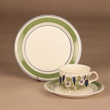 Arabia Krokus teekuppi ja lautaset(2), vihreä, sininen, suunnittelija Esteri Tomula, serikuva, kukka