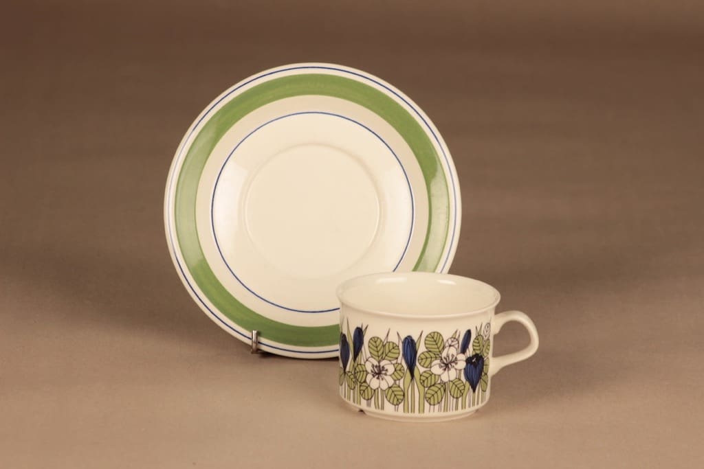 Arabia Krokus teekuppi ja lautaset(2), vihreä, sininen, suunnittelija Esteri Tomula, serikuva, kukka kuva 3
