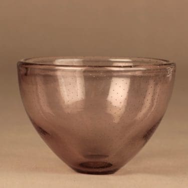 Nuutajärvi GN 4 taidelasi, signeerattu, suunnittelija Gunnel Nyman, signeerattu