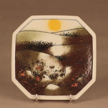 Arabia seinätaulu, Summer Midnight Sun, suunnittelija Heljä Liukko-Sundström, Summer Midnight Sun