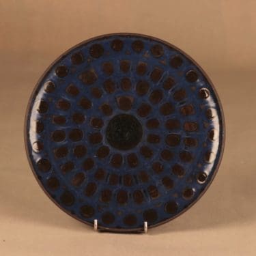 Kupittaan savi lautanen, käsinmaalattu, suunnittelija , käsinmaalattu, signeerattu