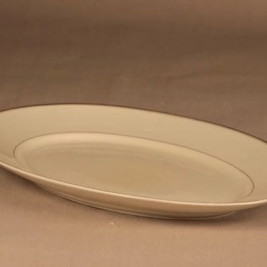 Arabia Elite tarjoiluvati, valkoinen, kulta, suunnittelija Olga Osol, raita