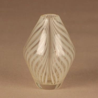 Kumela maljakko, signeerattu, suunnittelija Sirkku Kumela, signeerattu