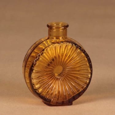 Riihimäen lasi 1394 Aurinkopullo amber size ¼ designer Helena Tynell