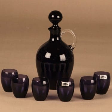 Nuutajärvi 2501 karahvi ja lasit, tumma lila, 1+6 kpl, suunnittelija Saara Hopea,