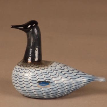 Nuutajärvi lintu , Mustakurkku-uikku, suunnittelija Oiva Toikka, Mustakurkku-uikku, signeerattu