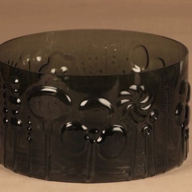 Nuutajärvi Flora malja, harmaa, suunnittelija Oiva Toikka,