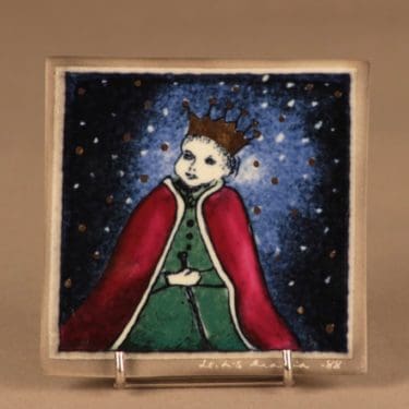 Arabia HLS seinälaatta, Prinssi, suunnittelija Heljä Liukko-Sundström, Prinssi, Prinssi