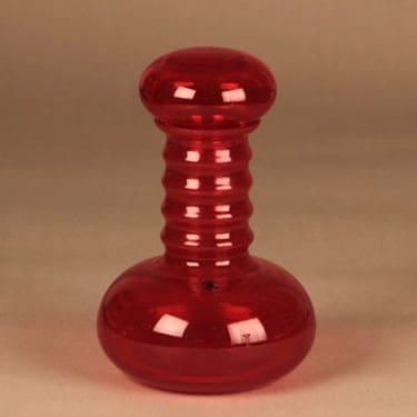 Riihimäen lasi Carmen karahvi, punainen, suunnittelija Tamara Aladin,