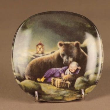 Arabia Sydänystävä wall plate Bear designer Sussi Anna Åberg