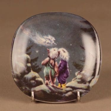 Arabia Sydänystävä wall plate Troll designer Sussi Anna Åberg