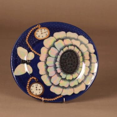 Arabia Pro Arte koristelautanen, Rose, suunnittelija Birger Kaipiainen, Rose, helmikoristeltu